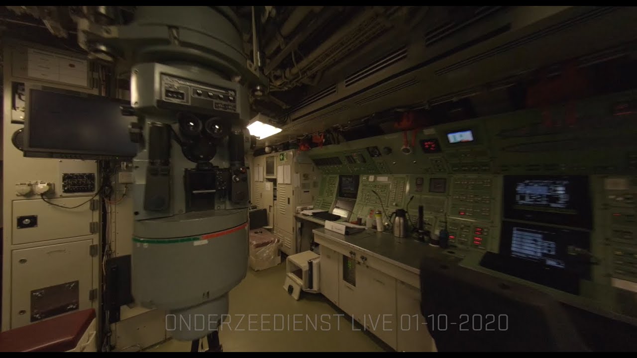 FPV Quad fly through an attack submarine